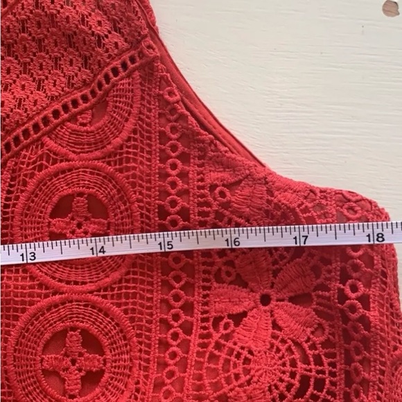 NWT. Coco + Jaimeson pretty red crocheted dress. Fully lined. Junior Medium. - Picture 14 of 16